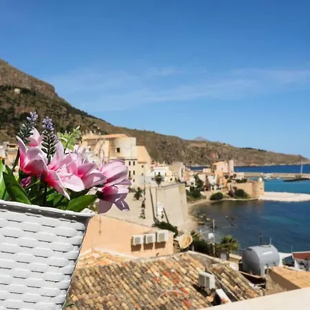 Holiday home La Casa Blu Sul Mare - The Blue House By The Sea