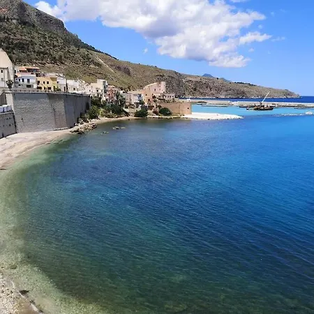La Casa Blu Sul Mare - The Blue House By The Sea Holiday home Castellammare del Golfo