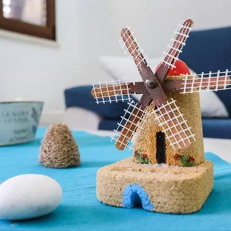 La Casa Blu Sul Mare - The Blue House By The Sea *