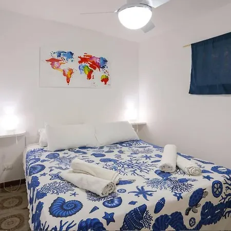 La Casa Blu Sul Mare - The Blue House By The Sea Holiday home *