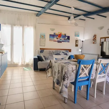 La Casa Blu Sul Mare - The Blue House By The Sea Holiday home *