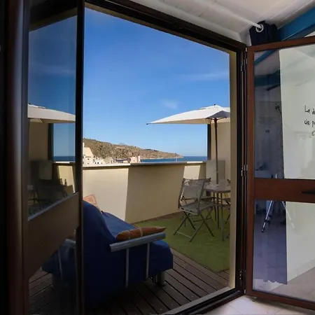 Holiday home La Casa Blu Sul Mare - The Blue House By The Sea *