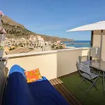 Дом отдыха La Casa Blu Sul Mare - The Blue House By The Sea Кастелламмаре-дель-Голфо
