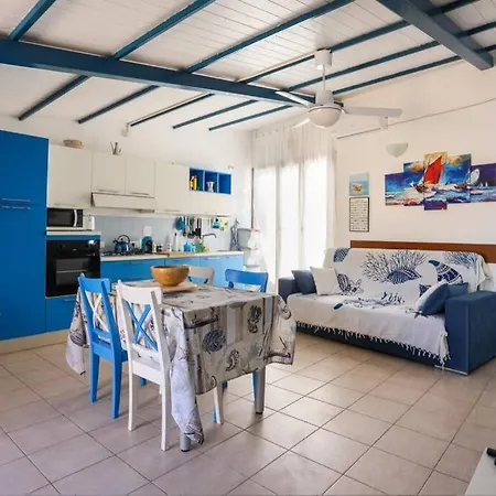 La Casa Blu Sul Mare - The Blue House By The Sea Hébergement de vacances Castellammare del Golfo